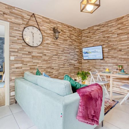 Fleur de lys 5 min Château et Gare Wifi, Netflix Apartamento Versalhes Exterior foto