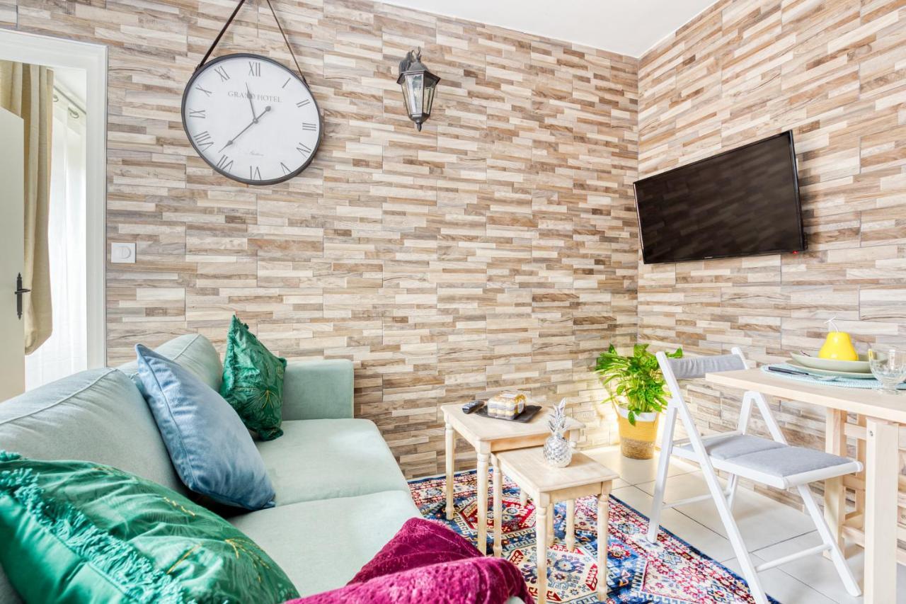 Fleur de lys 5 min Château et Gare Wifi, Netflix Apartamento Versalhes Exterior foto
