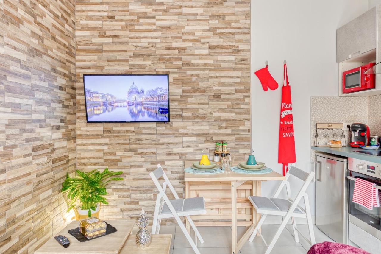 Fleur de lys 5 min Château et Gare Wifi, Netflix Apartamento Versalhes Exterior foto
