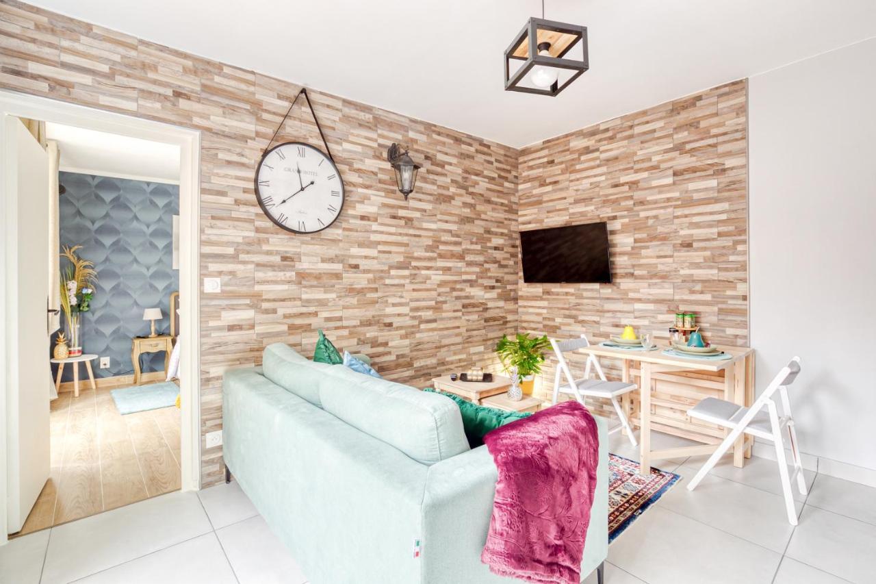 Fleur de lys 5 min Château et Gare Wifi, Netflix Apartamento Versalhes Exterior foto