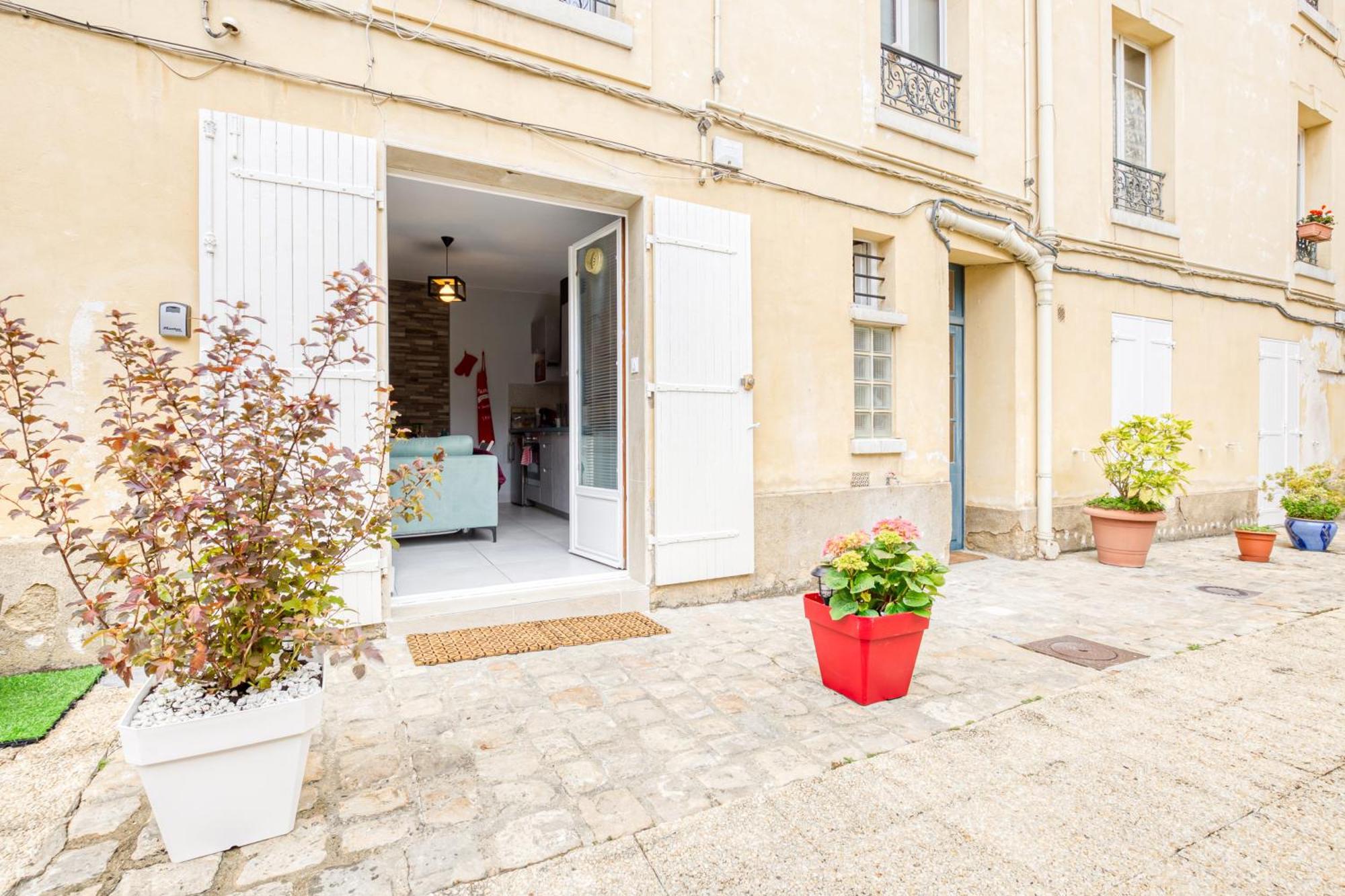 Fleur de lys 5 min Château et Gare Wifi, Netflix Apartamento Versalhes Exterior foto