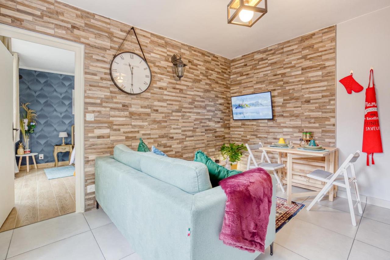 Fleur de lys 5 min Château et Gare Wifi, Netflix Apartamento Versalhes Exterior foto