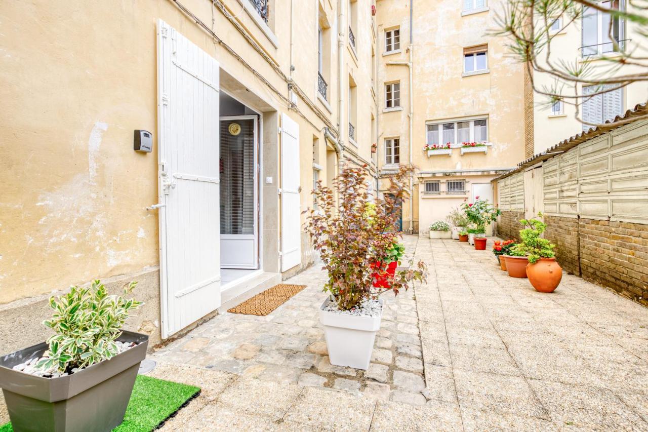 Fleur de lys 5 min Château et Gare Wifi, Netflix Apartamento Versalhes Exterior foto